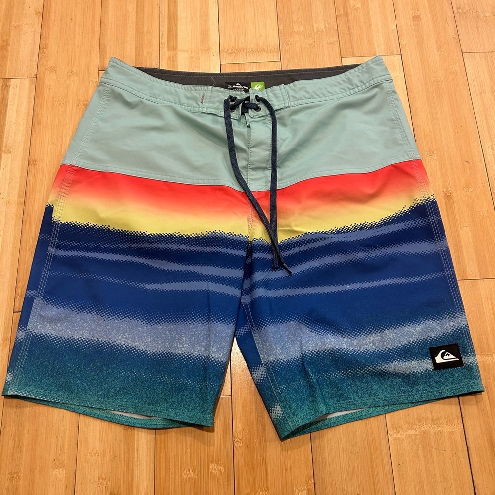 Quiksilver Men's Sage, Red, Yellow & Blue Gradient Boardshorts